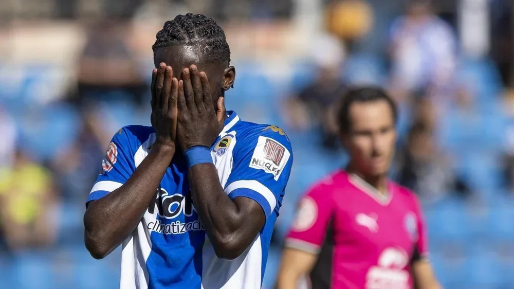 Ben Hamed se lamenta durante el partido contra el Ibiza del sábado, en el Rico Pérez, en Alicante.