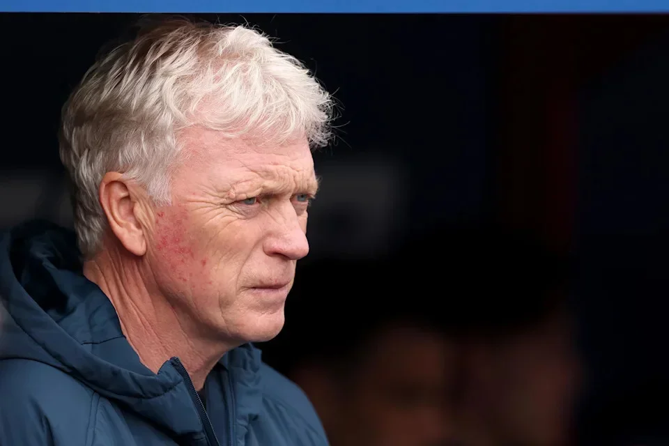 LONDON, ENGLAND - MAY 10: David Moyes, Manager of <a class=